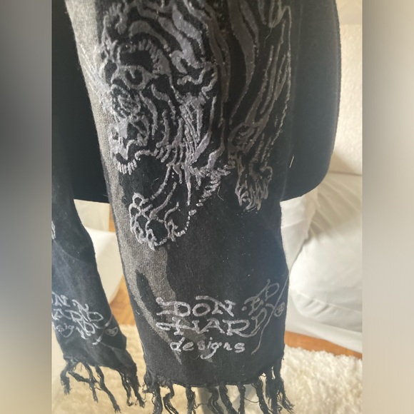 Ed Hardy scarf - Picture 2 of 4